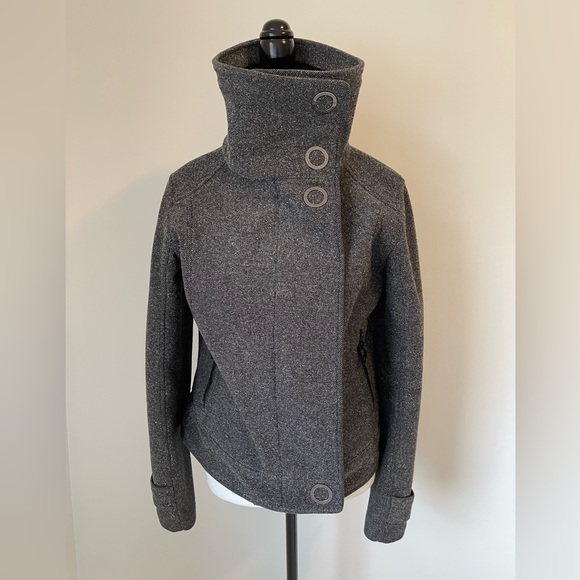 Lululemon ‘Audrey’ Tweed Jacket size 8 - Picture 2 of 7